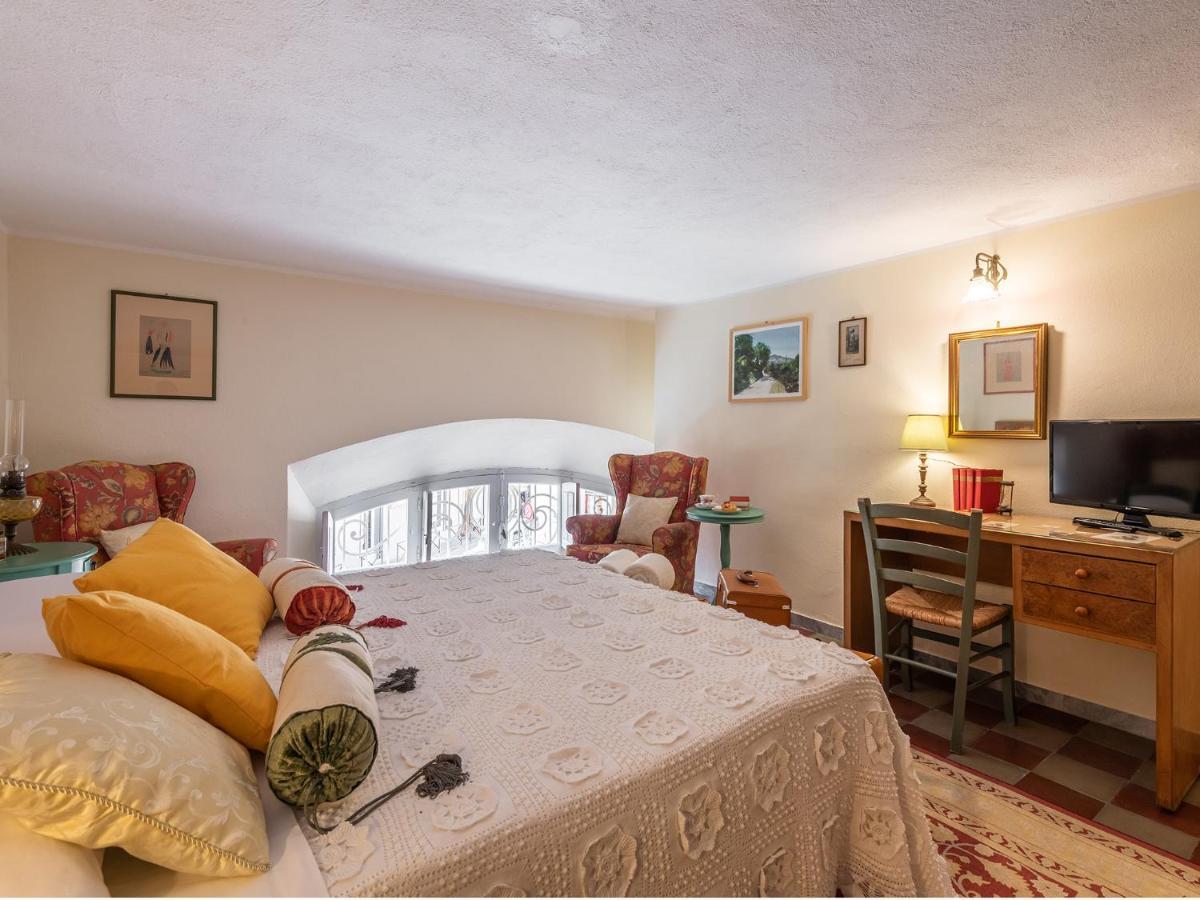 Palazzo Santa Caterina Bed & Breakfast Dorgali Exterior photo